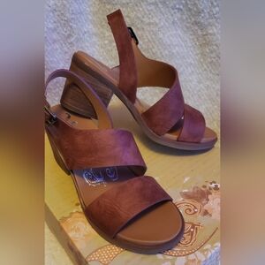 Very G *Fiona Women's Brown Sandals Sz 7 NIB